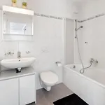 Torre Tessuti By Interhome Appartement Locarno